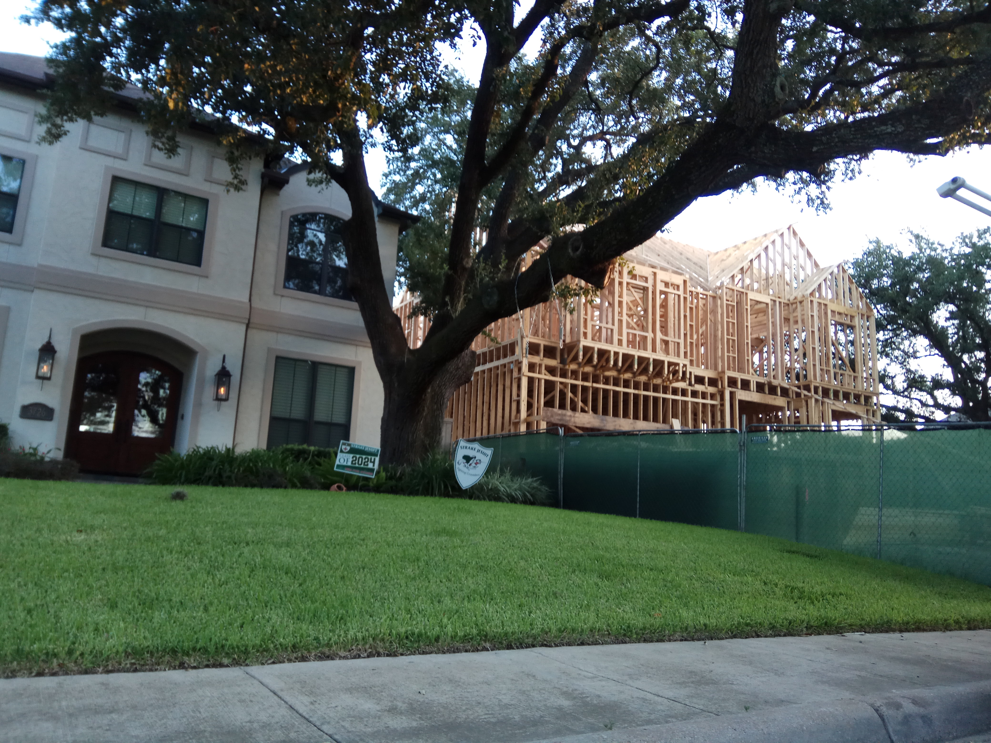 Wooden million dollar house, Houston